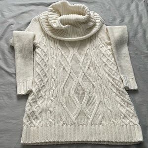 FOREVER 21 sweater.
